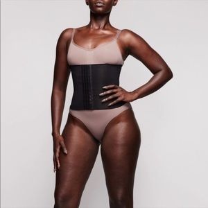 SKIMS Onyx Waist Trainer